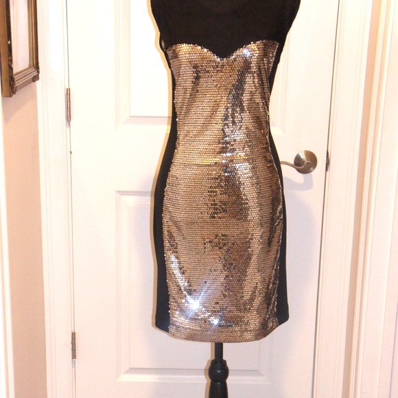 REDUCED! Stand 0ut In This Fun and Flirty Black Party Dress with Sequins -LGE - Picture 1 of 2